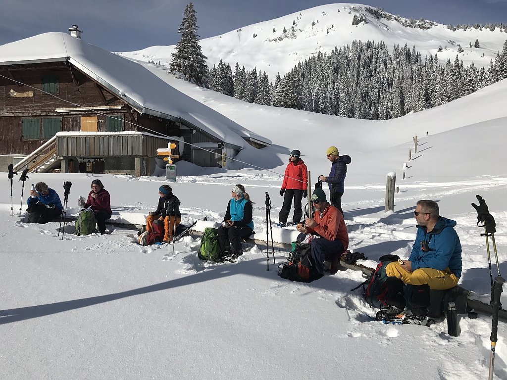 02_16. Jan 21_SAC Schneeschuhtour Schwarzsee (114).jpg